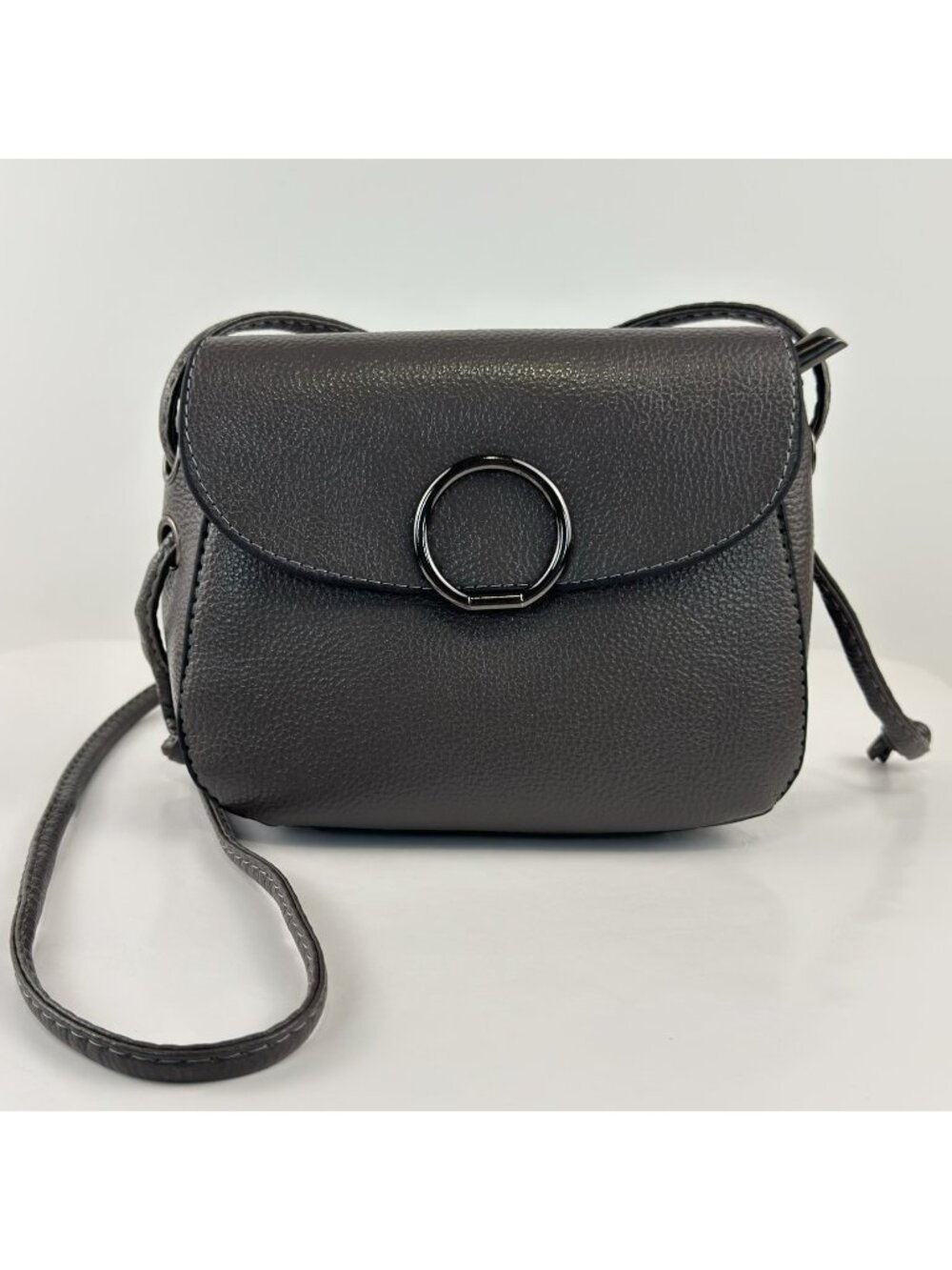 Caracol Crossbody Bag Womens Gray Pebbled Faux Leather Ring Flap Over Purse NEW